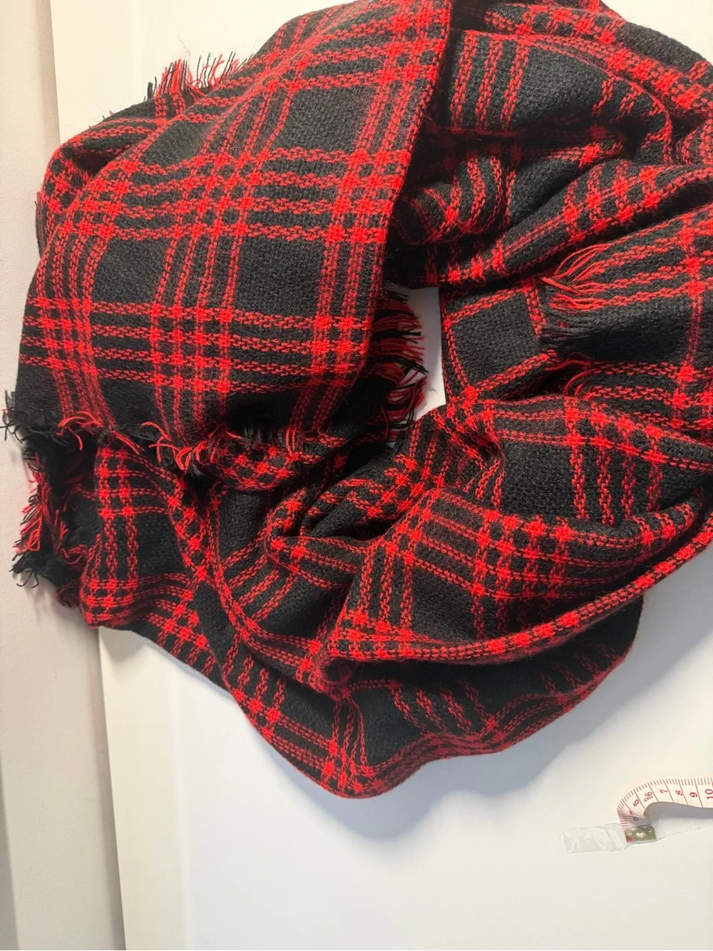 Women’s Red & Black Plaid Fringe Scarf – Cozy Oversized Winter Wrap
